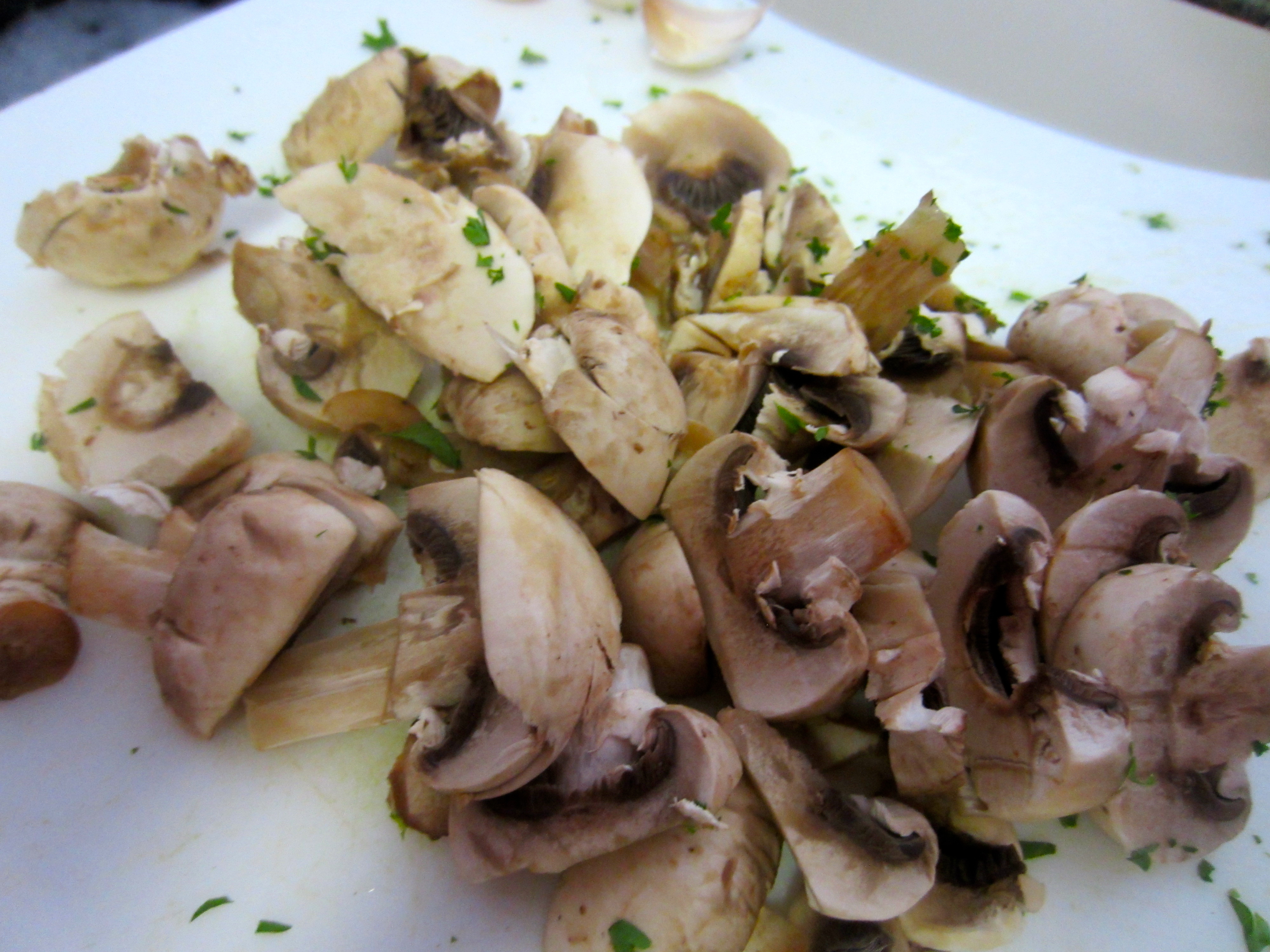 sliced mushrooms for creole