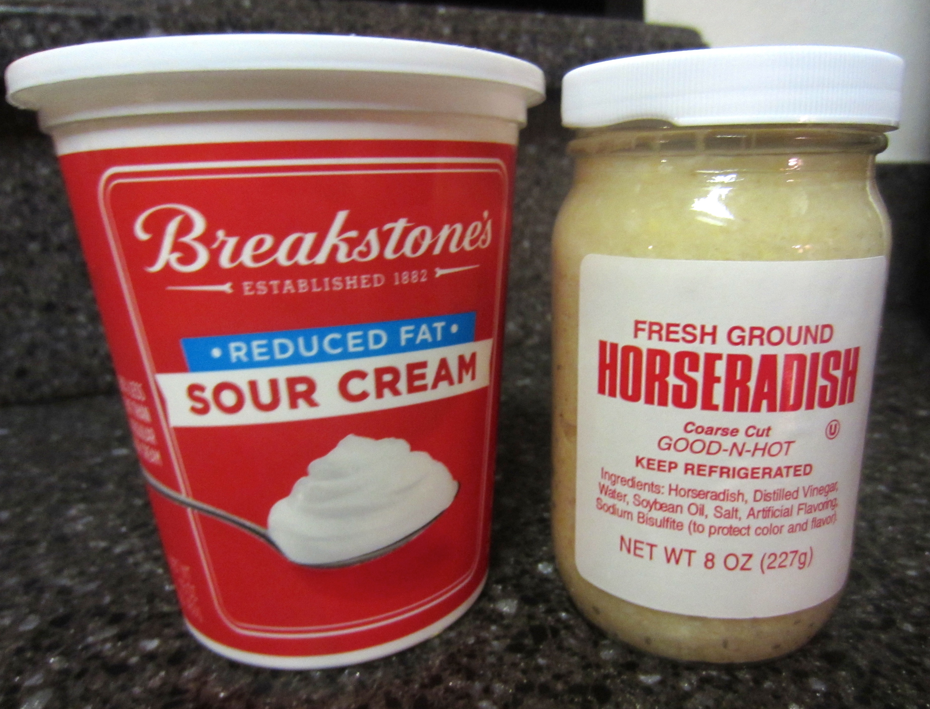 horseradish sour cream sauce ingredients