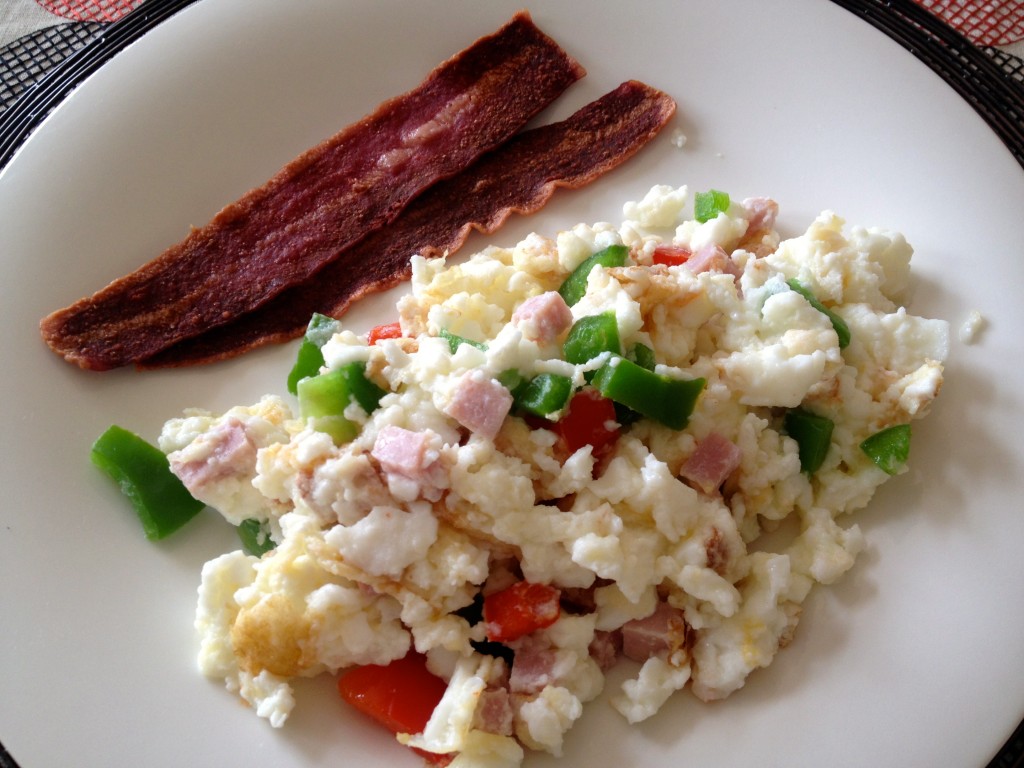 scrambled eggs with ham and peppers