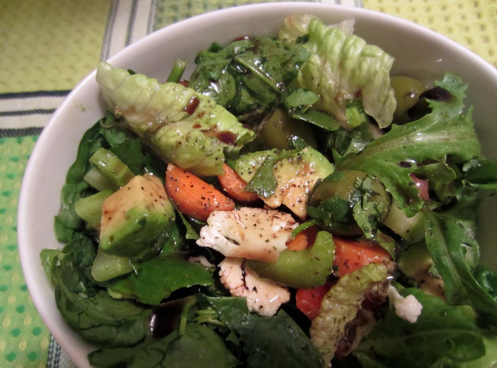side salad with veggies