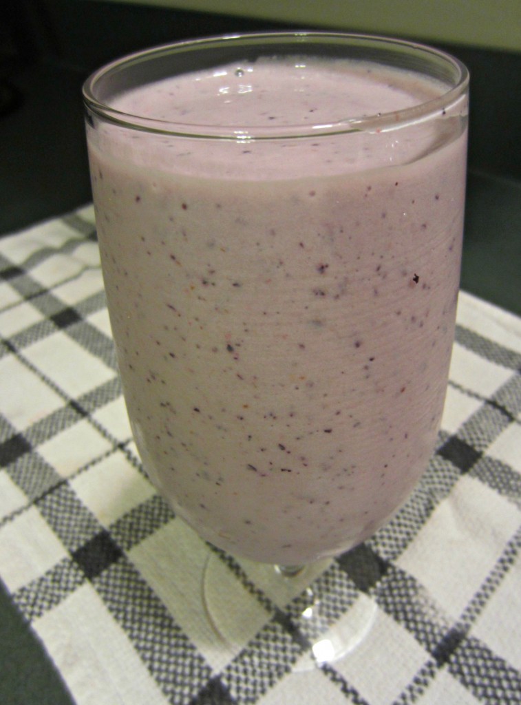 berry protein smoothie