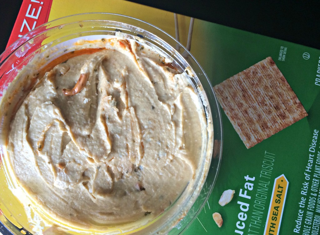 triscuits and hummus snack