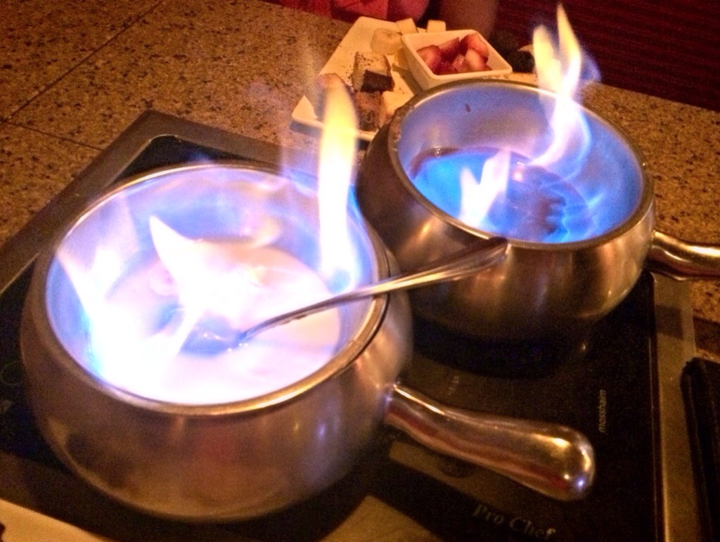 melting pot chocolate fondue
