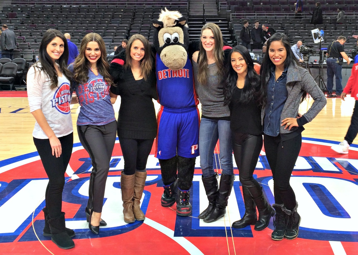 pistons game with HOOPER and friends