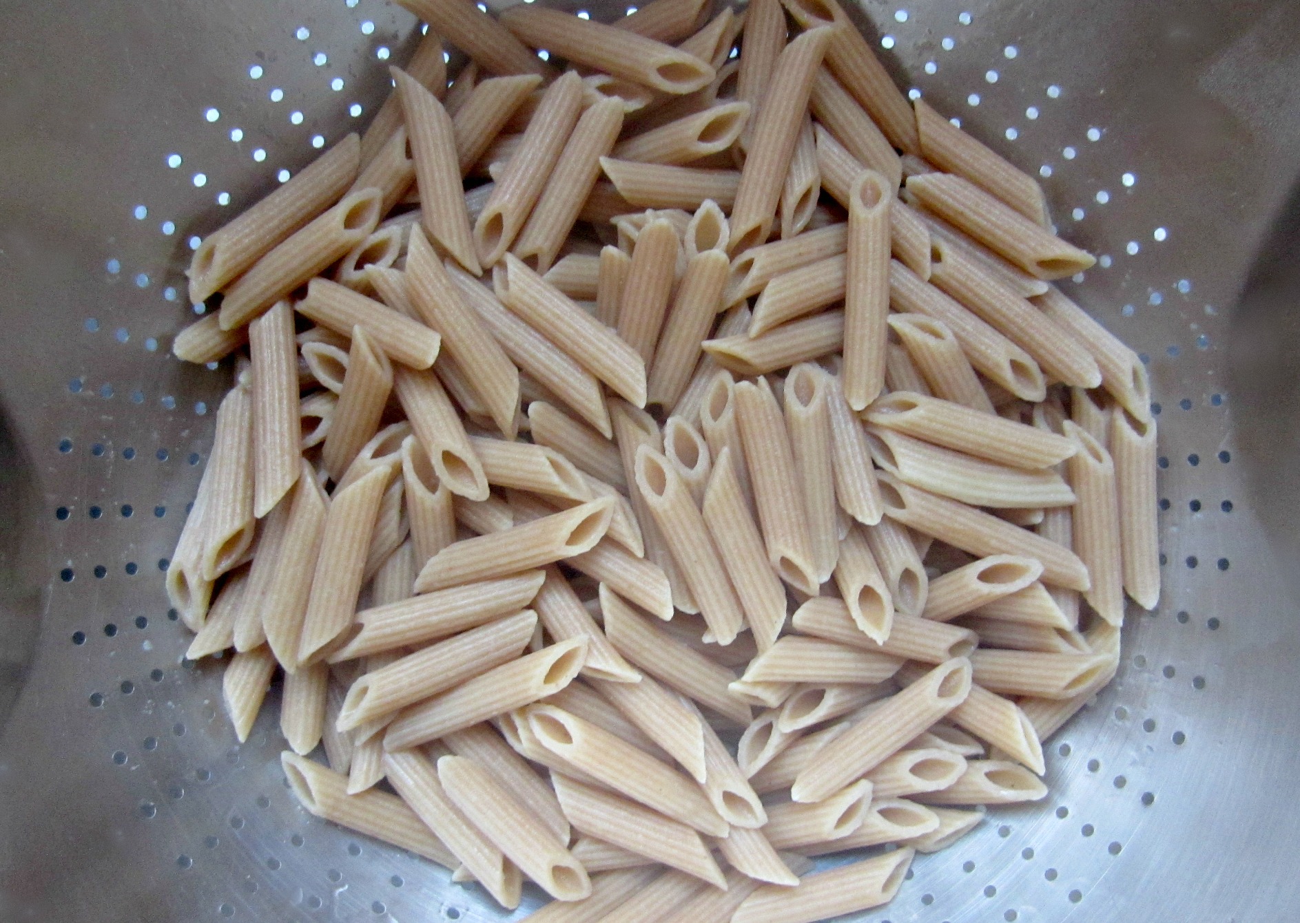 cooked penne noodles