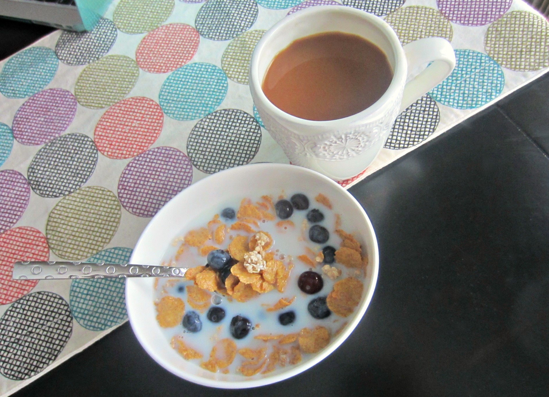 fiber cereal breakfast with berries