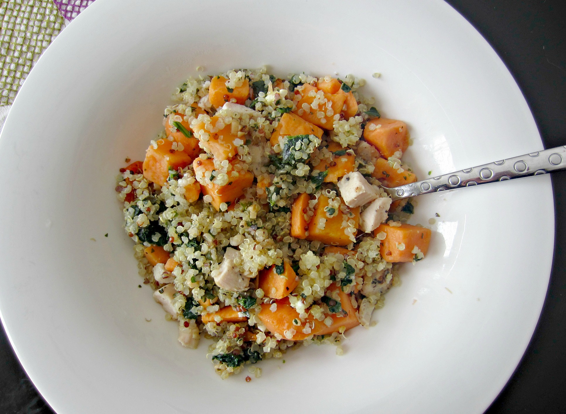 spinach and tomato quinoa with sweet potato and chicken
