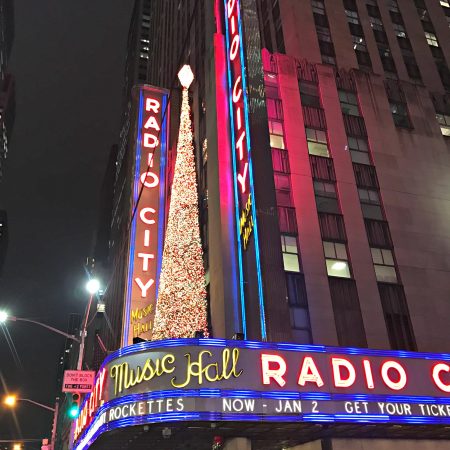 radio-city-music-hall-rockettes-christmas-spectacular