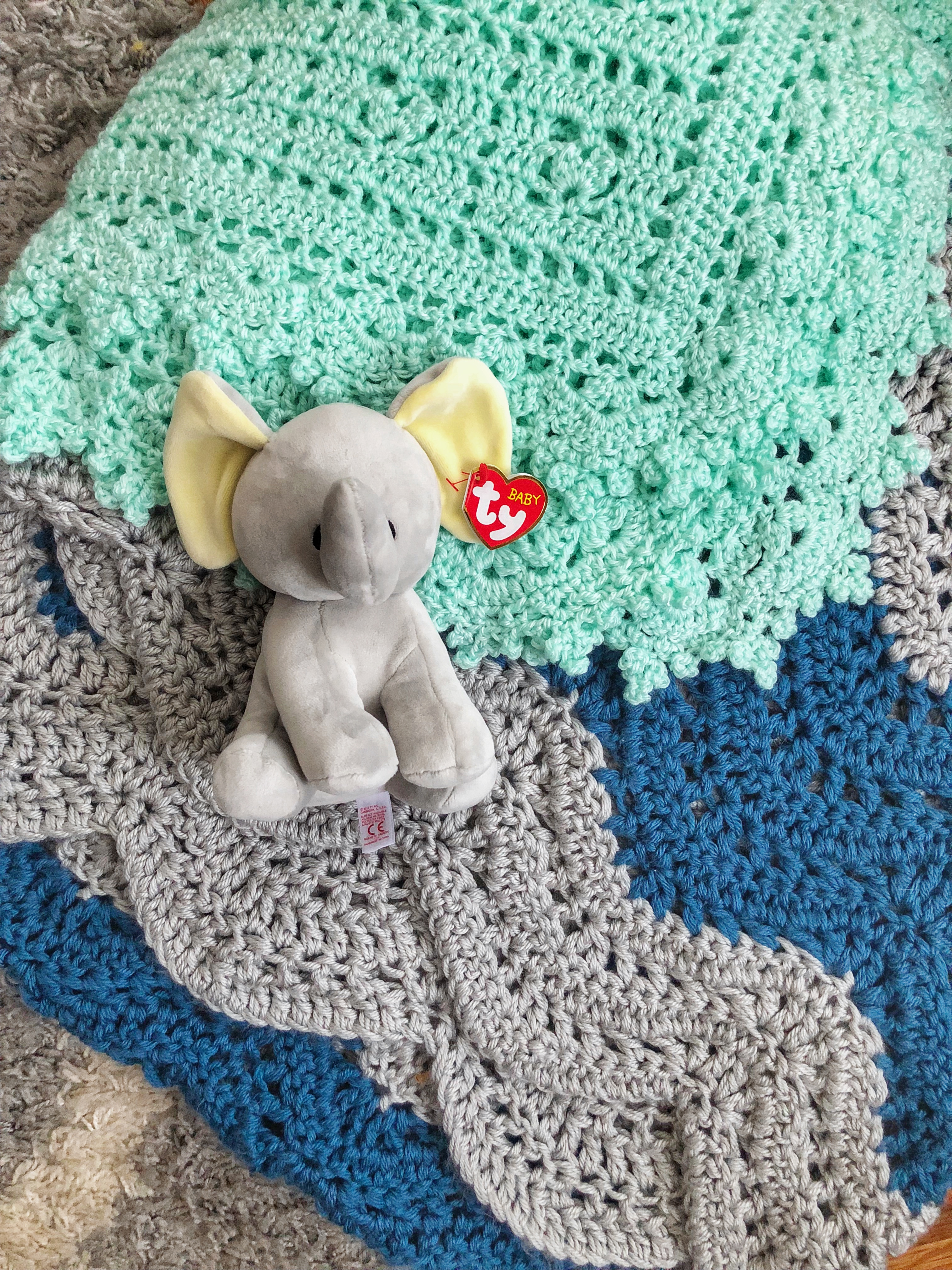 knitted blankets for baby and elephant